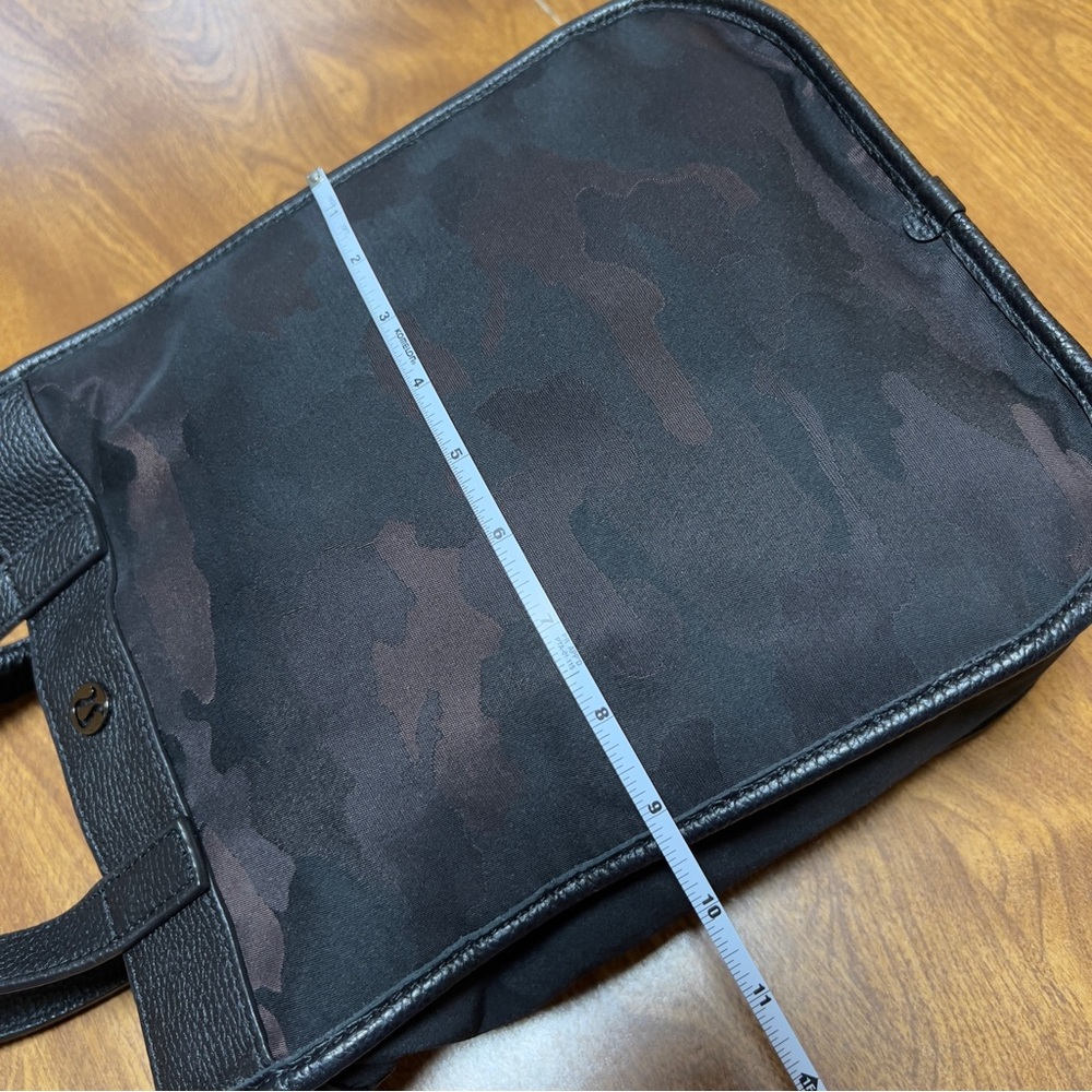 Lululemon Now and Always Mini Tote Jacquard Camo Obsidian/Black Crossbody Bag - Picture 10 of 12